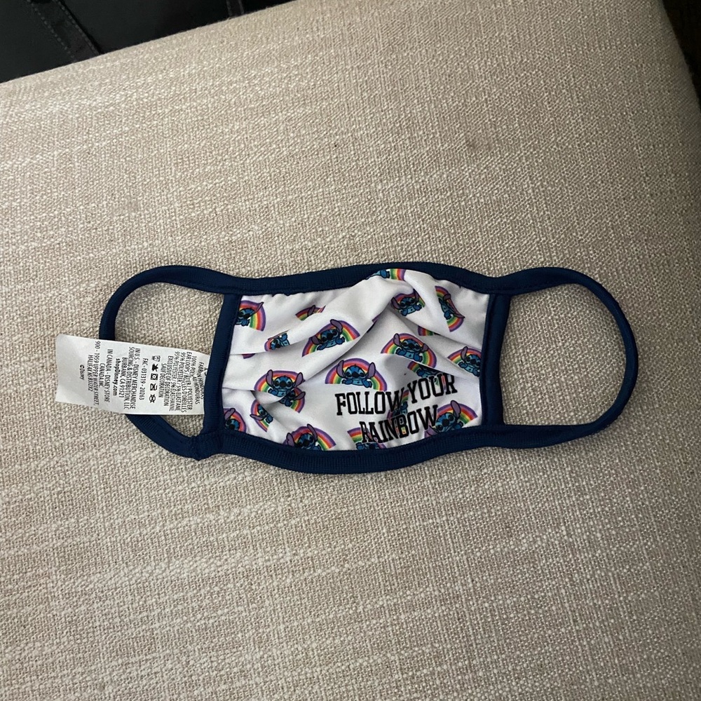 NWOT - size youth small stitch mask